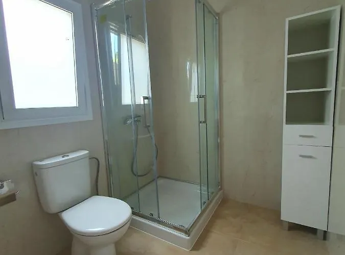 Victoria 400 Meters To The *