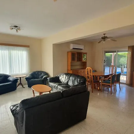 Victoria 400 Meters To The