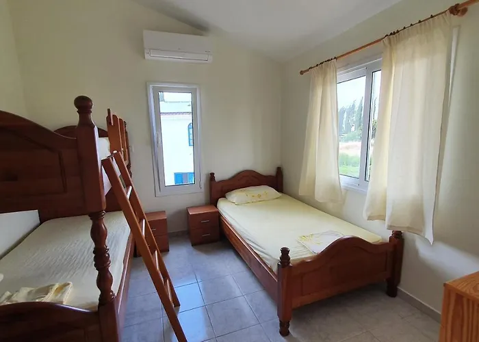 Victoria 400 Meters To The Villa *