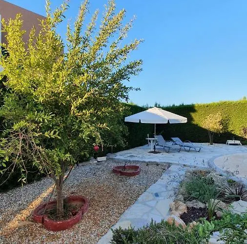 Victoria 400 Meters To The Peyia