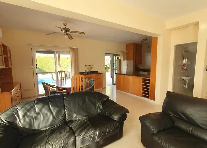 Vila Victoria 400 Meters To The